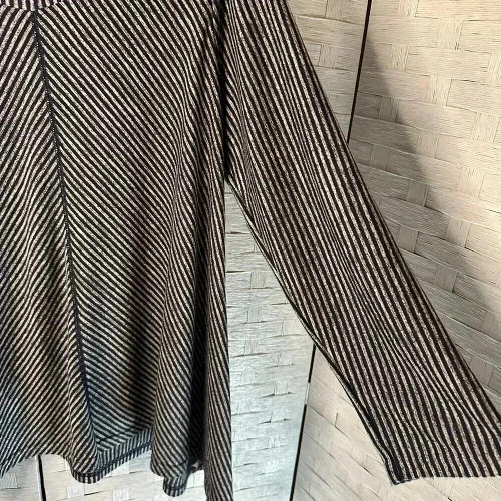 Jones of New York, gray navy cowl turtleneck tunic striped lightweight plus size - Picture 4 of 9